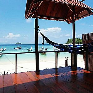 Zanom Sunrise Beach Resort